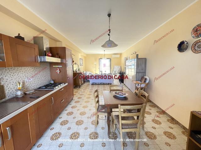 Appartamento in vendita di 105 m² in Via Trazzera Marina, 182