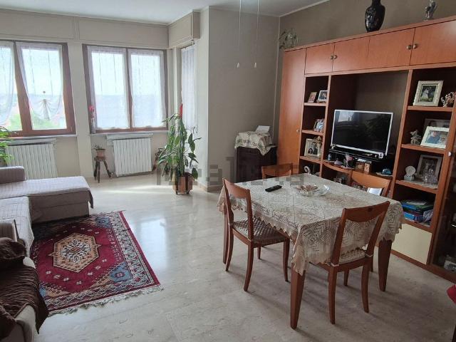 Appartamento in vendita di 105 m² in Via Trieste, 1