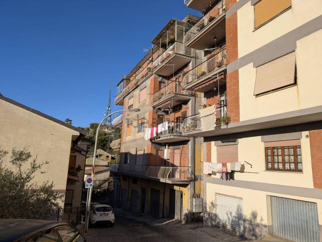 Appartamento in vendita di 105 m² in Via Ugo Foscolo, 49