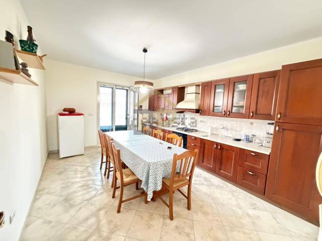 Appartamento in vendita di 105 m² in Via Ugo la Malfa, 56