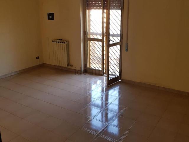 Appartamento in vendita di 105 m² in Via V. Zingaropoli, 38