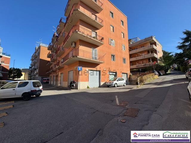 Appartamento in vendita di 105 m² in Via V. Caropreso