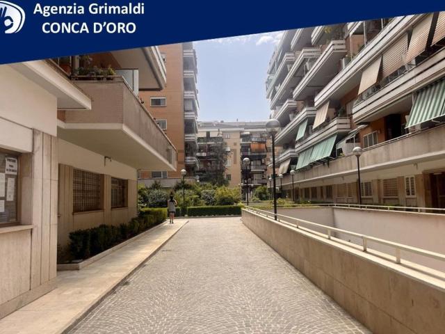 Appartamento in vendita di 105 m² in Via Val di Non, 39