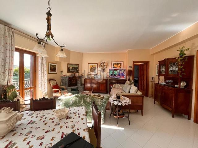 Appartamento in vendita di 105 m² in Via Valle Paradiso, 173