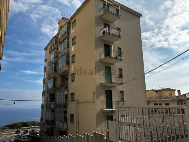 Appartamento in vendita di 105 m² in Via Vito D&apos Anna, 18