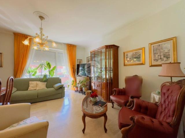 Appartamento in vendita di 105 m² in Via Vittorio Scialoia, 18