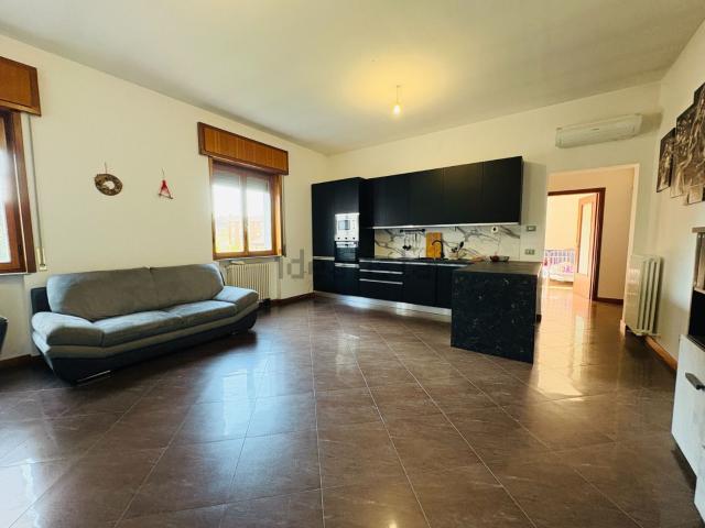 Appartamento in vendita di 105 m² in Via Vittorio Veneto
