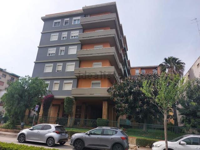 Appartamento in vendita di 105 m² in Viale Teracati, 190