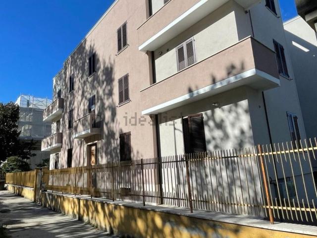 Appartamento in vendita di 105 m² in Viale Treviri, 97