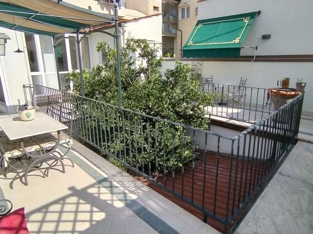 Appartamento in vendita di 105 m² in Viale Ugo Foscolo, 55049