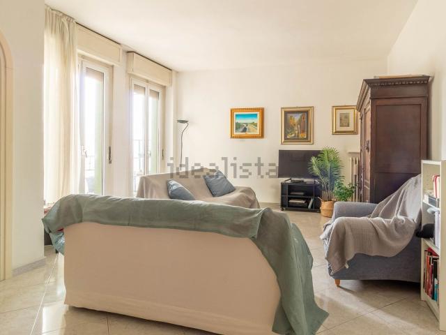 Appartamento in vendita di 105 m² in Viale A. Tassoni