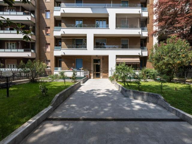 Appartamento in vendita di 105 m² in Viale Achille Grandi, 19