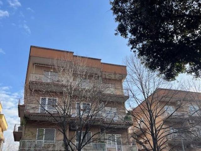 Appartamento in vendita di 105 m² in Viale dei Colli Portuensi, 35