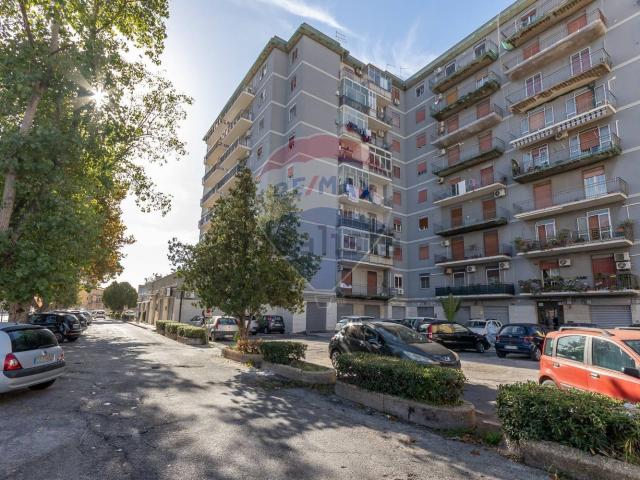 Appartamento in vendita di 105 m² in Viale dei Comuni, 95
