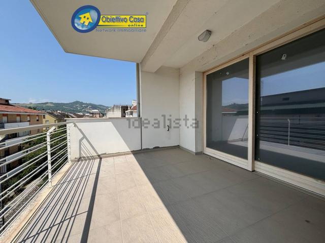 Appartamento in vendita di 105 m² in Viale Francesco Crispi, 104
