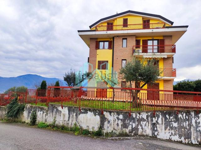 Appartamento in vendita di 105 m² in Contrada Brecciale, 20