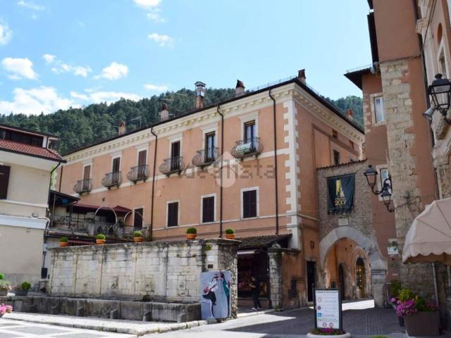 Appartamento in vendita di 105 m² in Piazza Argoli, 1
