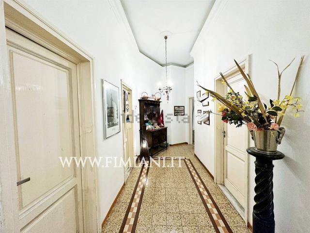 Appartamento in vendita di 105 m² in Piazza Giampietro Vieusseux, 9