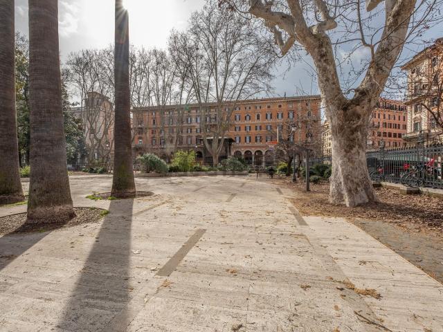Appartamento in vendita di 105 m² in Piazza Vittorio Emanuele II, 106