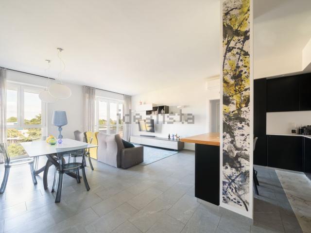 Appartamento in vendita di 105 m² in Piazzale Fratelli Zavattari, 4