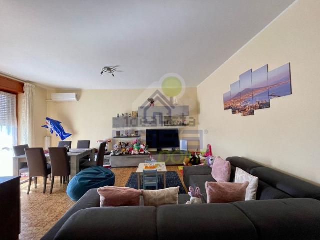 Appartamento in vendita di 105 m² in Strada Statale 10 Padana Inferiore