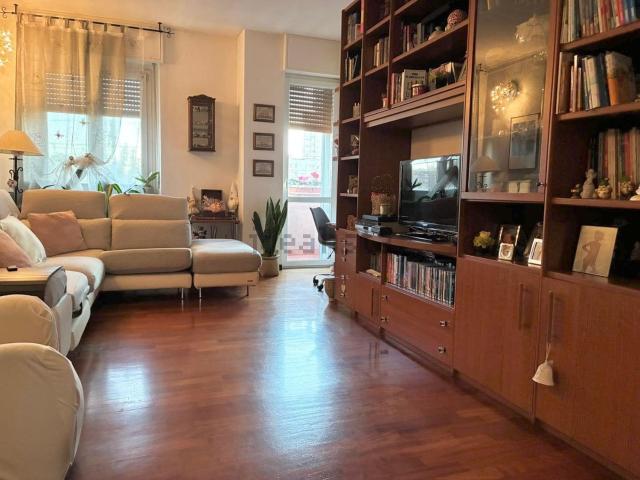 Appartamento in vendita di 106 m² in Via Comune Antico, 5