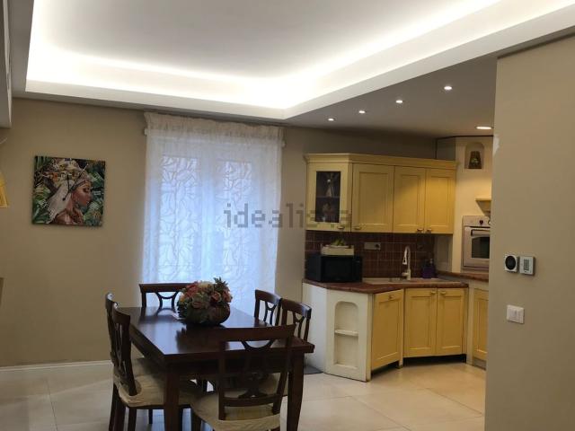 Appartamento in vendita di 106 m² in Via Carlo della Rocca