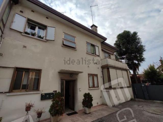 Appartamento in vendita di 106 m² in Via Carlo Stuparich, 2