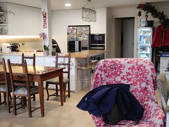 Appartamento in vendita di 106 m² in Via Cesare Ajraghi, 40