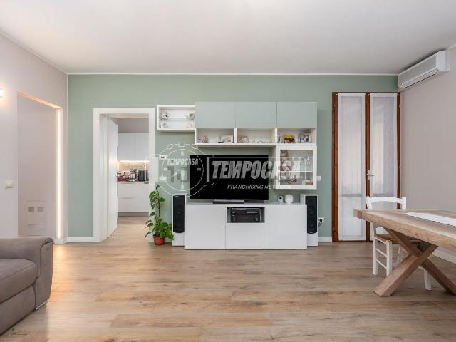 Appartamento in vendita di 106 m² in Via Abruzzo
