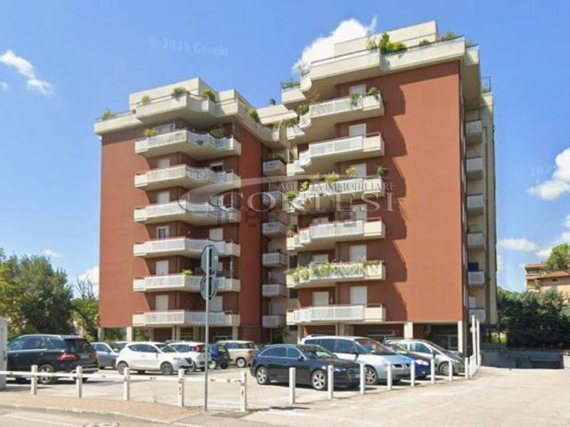 Appartamento in vendita di 106 m² in Via Adriatica