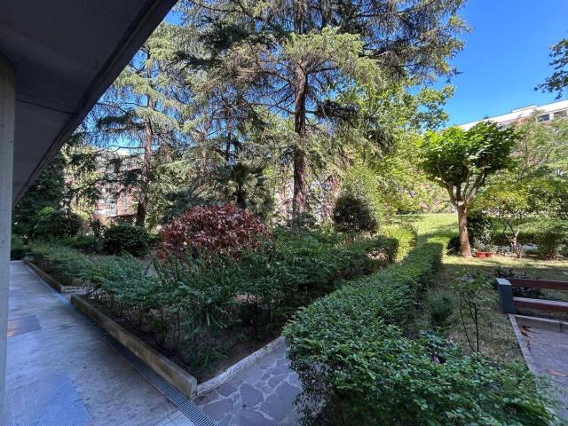 Appartamento in vendita di 106 m² in Via Alceste de Ambris, 6