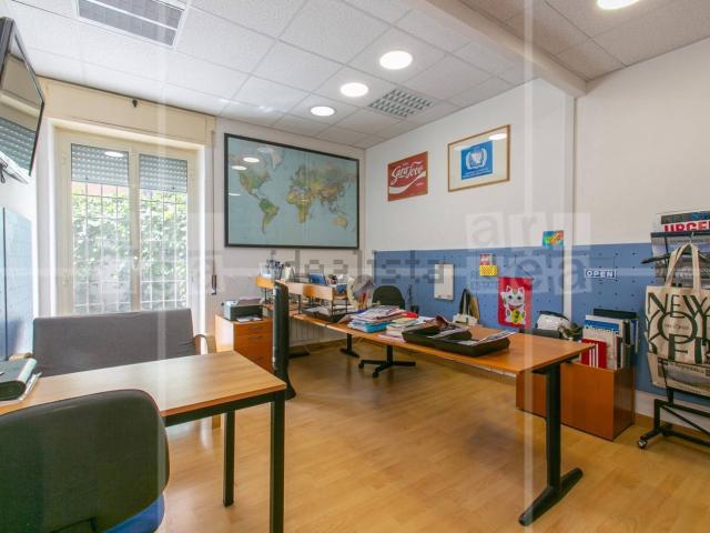 Appartamento in vendita di 106 m² in Via Ascanio Rivaldi