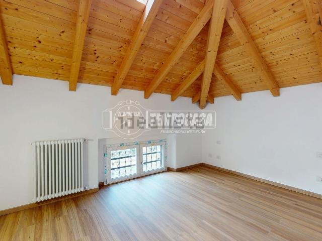 Appartamento in vendita di 106 m² in Via G. Verdi, 30