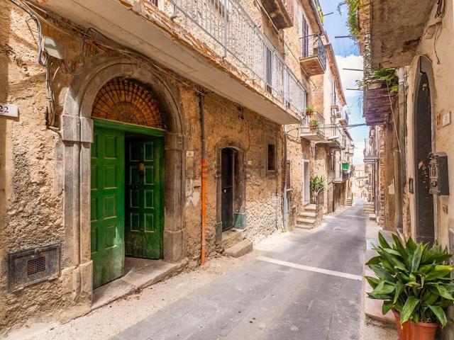 Appartamento in vendita di 106 m² in Via Gaetano Galardi