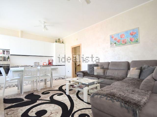 Appartamento in vendita di 106 m² in Via Giunone