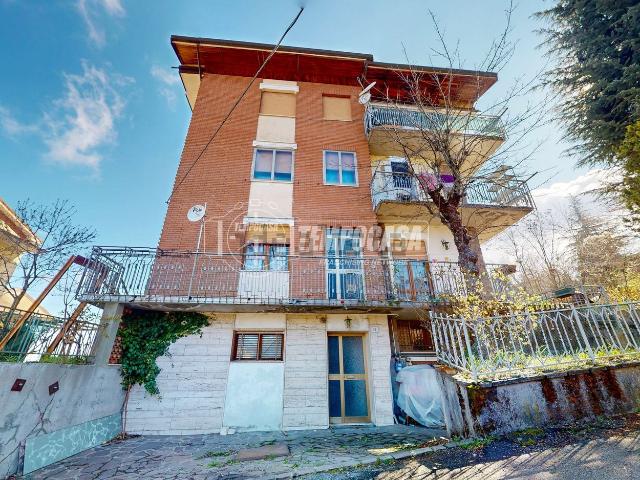 Appartamento in vendita di 106 m² in Via Giacomo Leopardi, 18