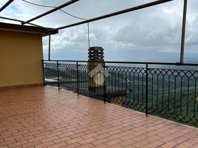 Appartamento in vendita di 106 m² in Via delle Ceracchie, 5