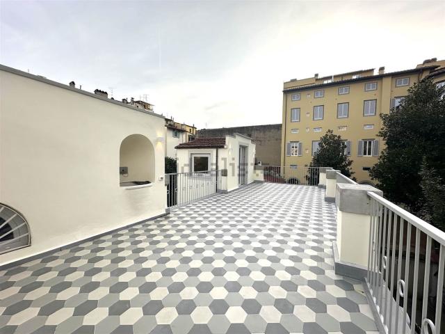Appartamento in vendita di 106 m² in Via Enrico Poggi, 1