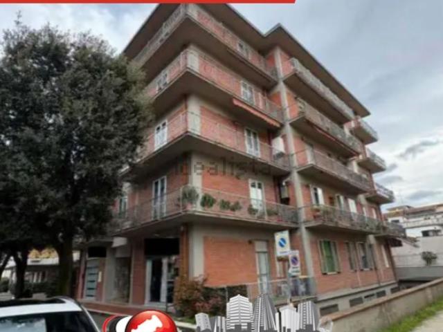 Appartamento in vendita di 106 m² in Via F.lli Rosselli