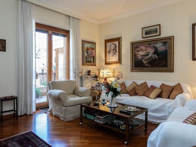 Appartamento in vendita di 106 m² in Via Fermo