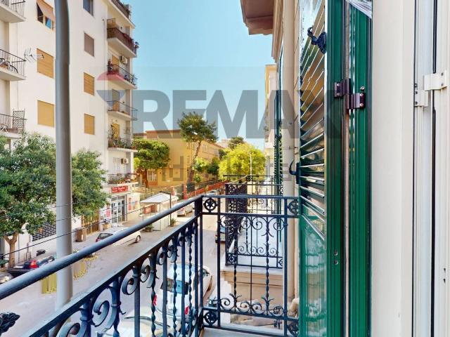 Appartamento in vendita di 106 m² in Via Filippo Parlatore, 49