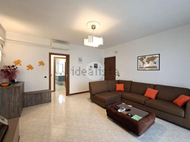 Appartamento in vendita di 106 m² in Via Leopoldo Fagnani, 32