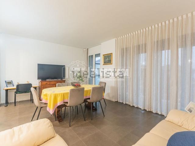 Appartamento in vendita di 106 m² in Via Montanara, 4