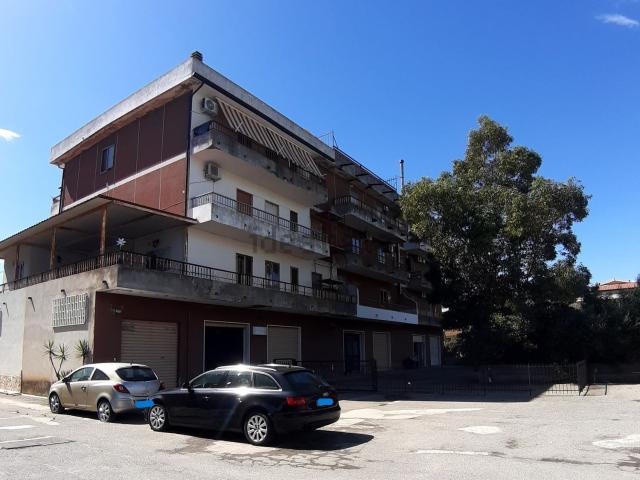 Appartamento in vendita di 106 m² in Via Umbriatico, 19