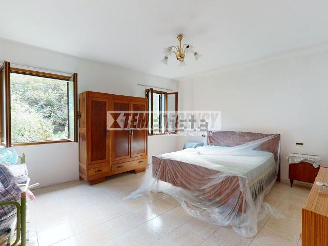 Appartamento in vendita di 106 m² in Via Valrossenna, 39