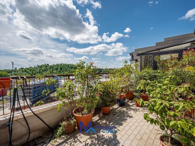 Appartamento in vendita di 106 m² in Viale Certosa, 121