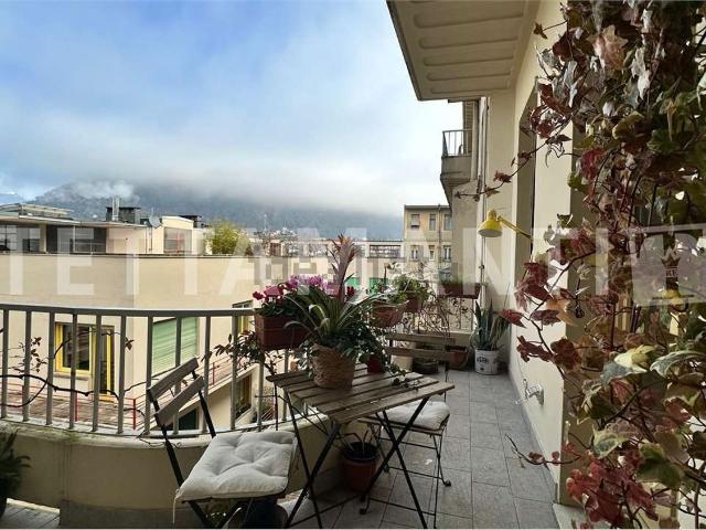 Appartamento in vendita di 106 m² in Viale Fratelli Rosselli, 14
