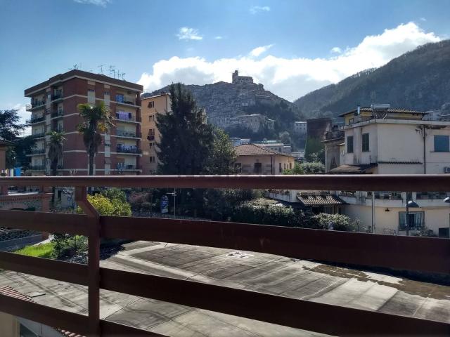 Appartamento in vendita di 106 m² in Viale I&apos  Maggio, 28