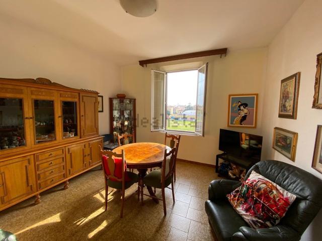 Appartamento in vendita di 106 m² in Viale Ippolito Nievo, 60